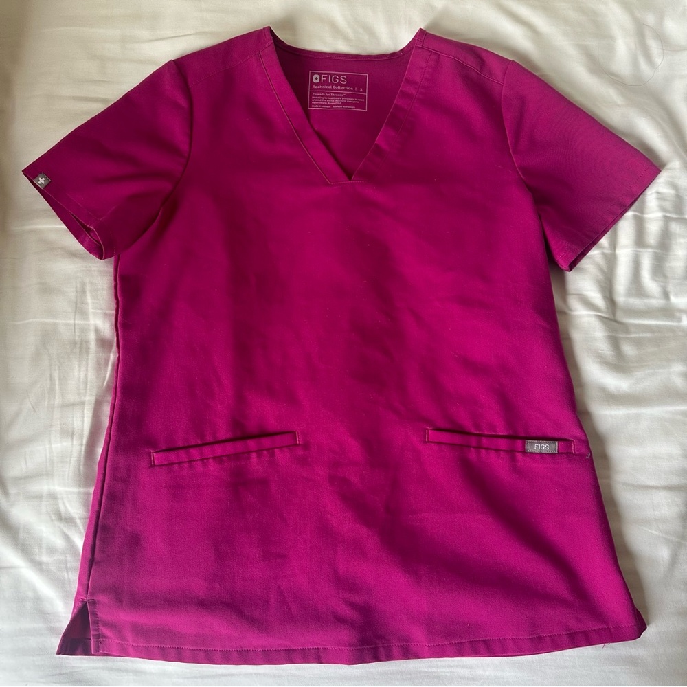 Figs Rasberry Shorbet Casma Top